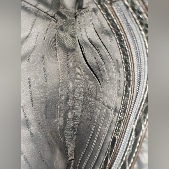 Michael Kors NWOT Metallic Gunmetal Snake-Embossed Crossbody - Picture 5 of 5